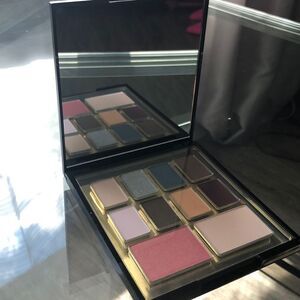 Elizabeth Arden Palette NEW